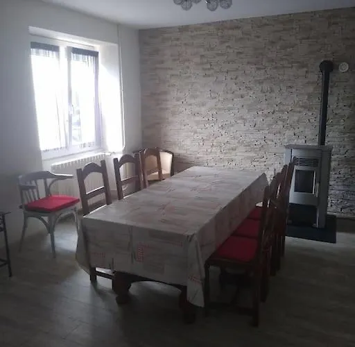 De 12 Couchages 2 Lits Bebes *